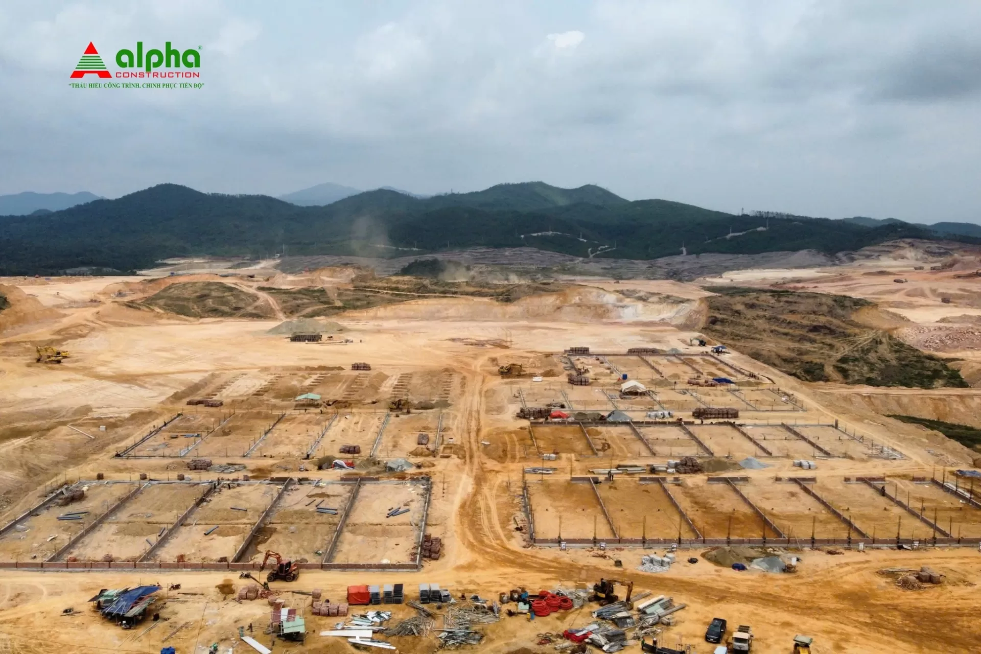 Đại c&ocirc;ng trường dự &aacute;n: Trang trại chăn nu&ocirc;i c&ocirc;ng nghệ cao Gia H&acirc;n, Quảng B&igrave;nh - Tổng diện t&iacute;ch 128ha (với g&oacute;c nh&igrave;n từ flycam)