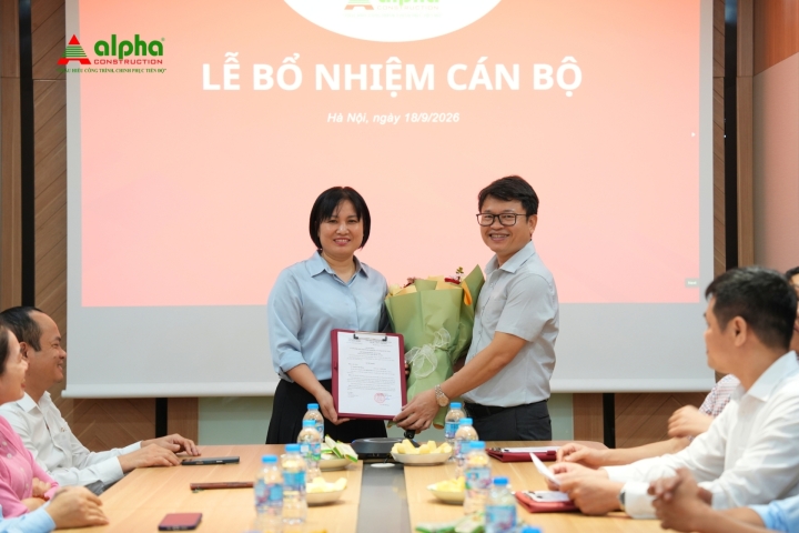 Trao quyết định bổ nhiệm lãnh đạo Phòng Tài chính - Kế toán