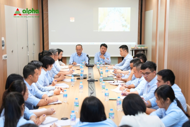 Giao ban đầu quý IV: Tinh thần vượt sóng của những 